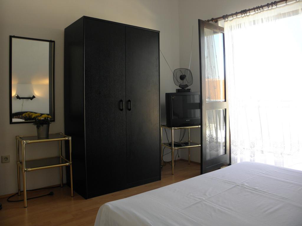 Apartment Perkov Tribalj Habitación foto